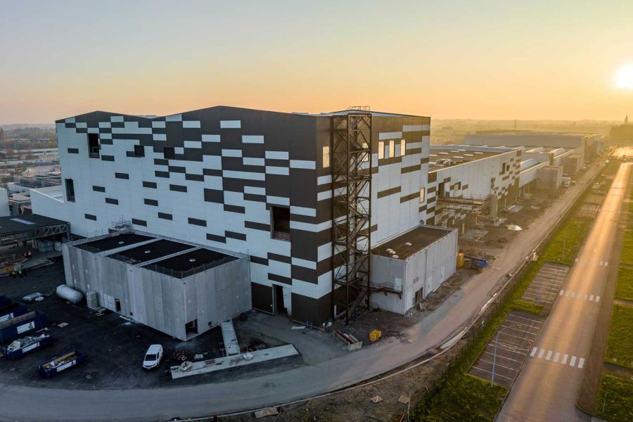 Giga-factories de batteries en France : bilan annuel des rendements et compétitivité face à l'Asie