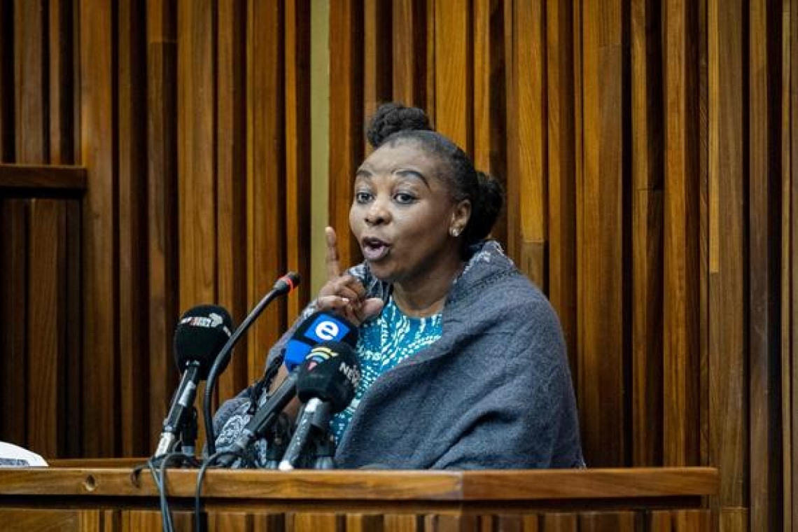 Afrique du Sud : Le procès de l'ex-policière tueuse à gages agite l'opinion publique