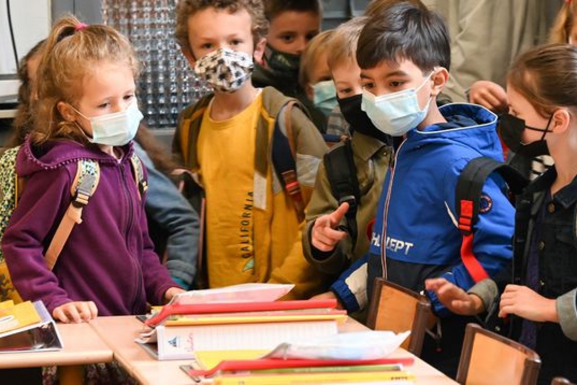 Éducation : l'obligation du port du masque levée dans les écoles élémentaires de 47 départements français.