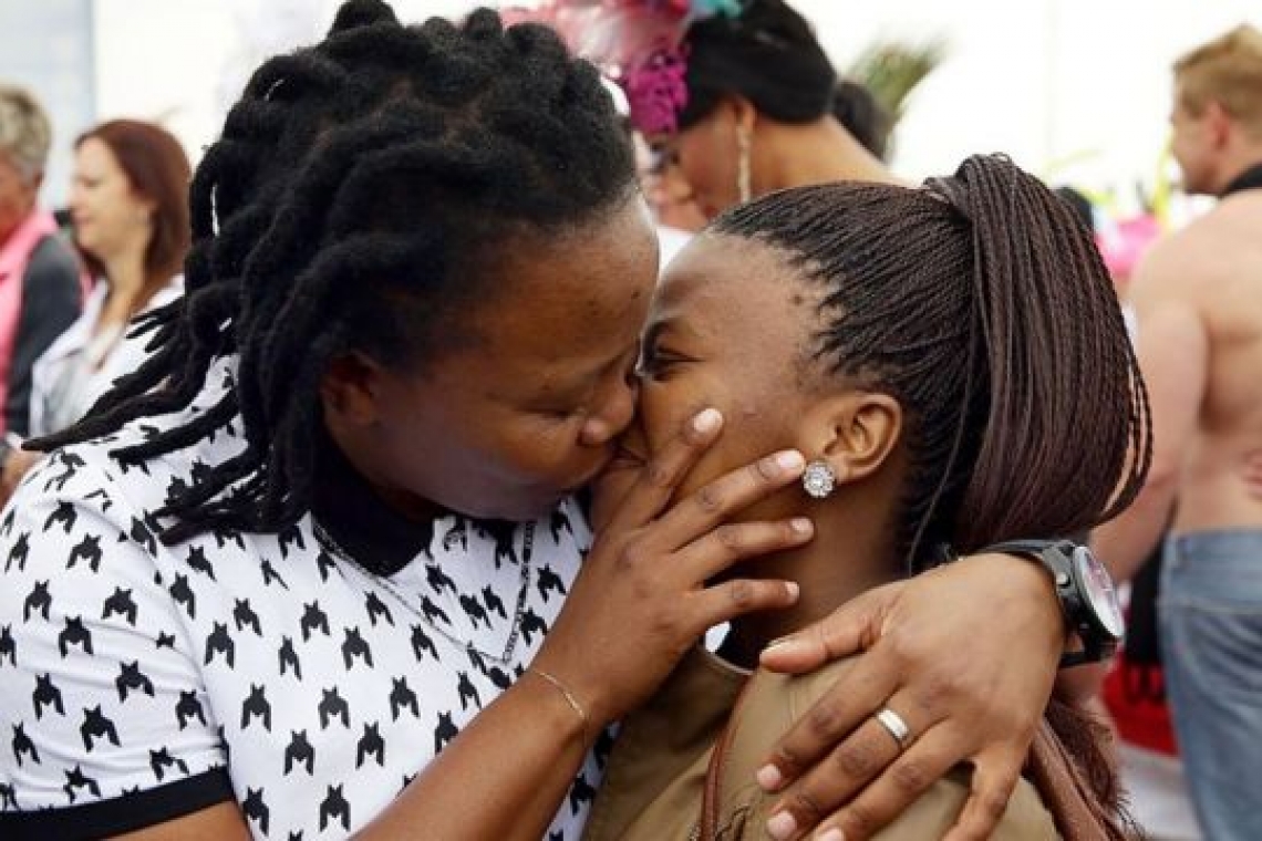 Zimbabwe : le gouvernement serre le poing sur l'homosexualité