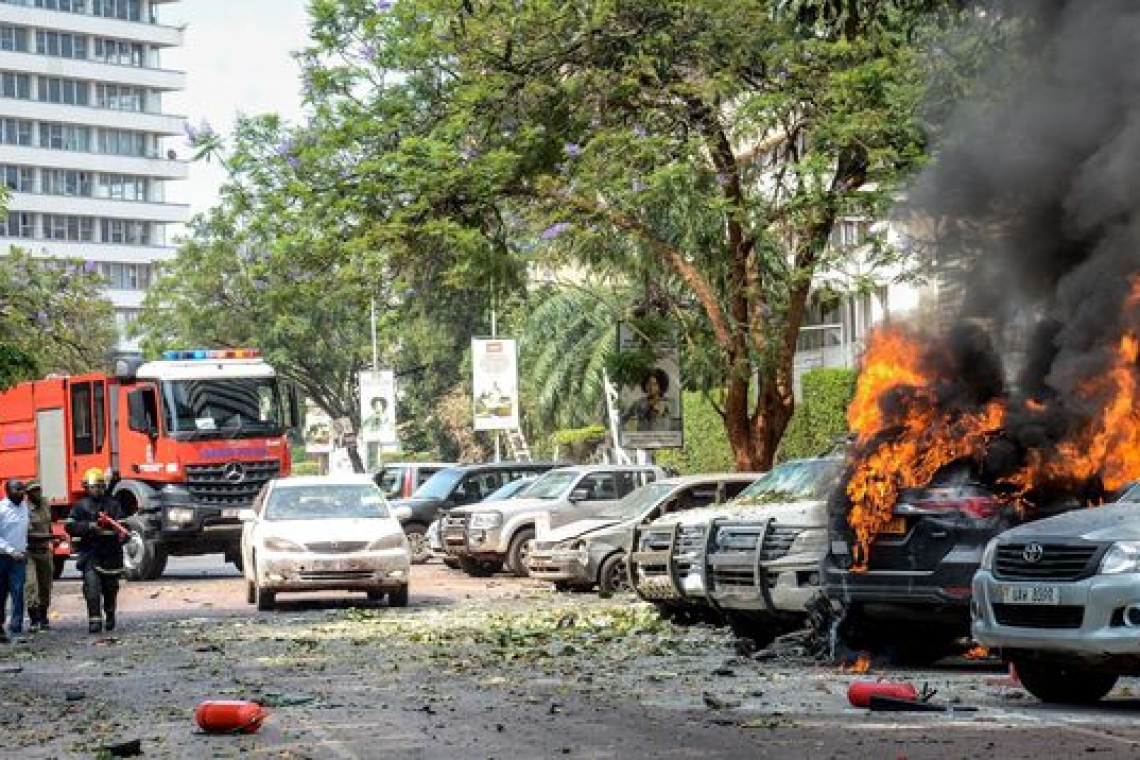 Ouganda : 3 morts et 33 blessés dans un double attentat à Kampala