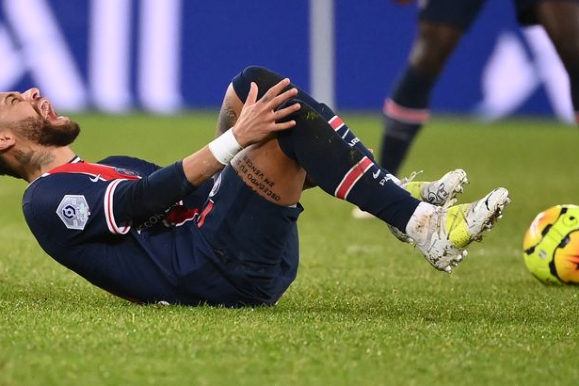 Sport foot : Neymar à nouveau blessé