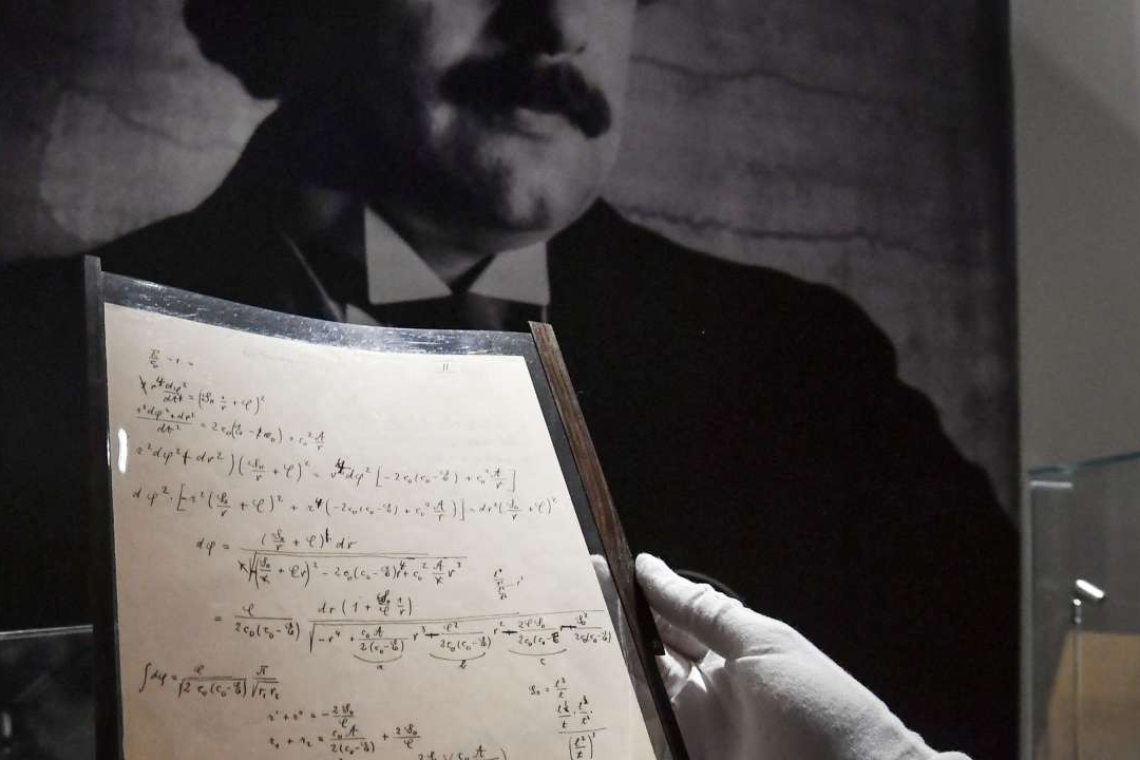 Culture : Le manuscrit d'Einstein acheté pour 11 millions d'euros