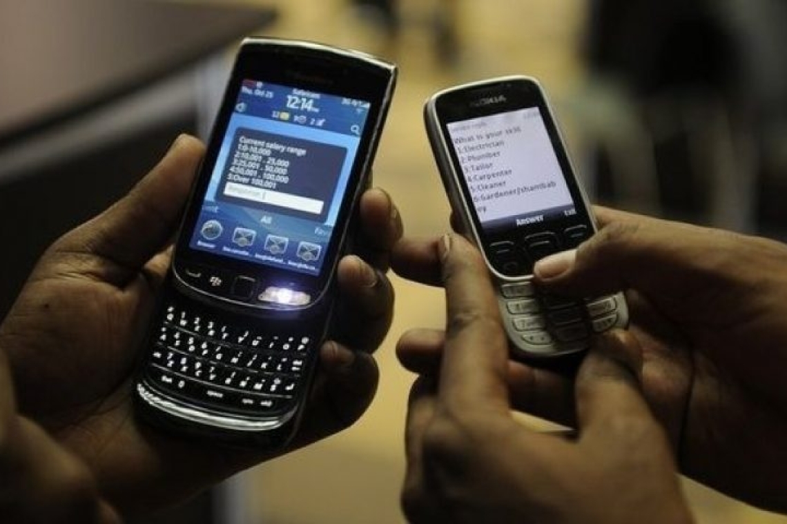 Égypte : Le gouvernement impose une taxe douanière de 10% sur les téléphones portables importés