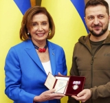 Diplomatie /Sécurité / Guerre en Ukraine : Le président de la Chambre des Représentants, Nancy Pelosi et les Parlementaires en visite à Kiev