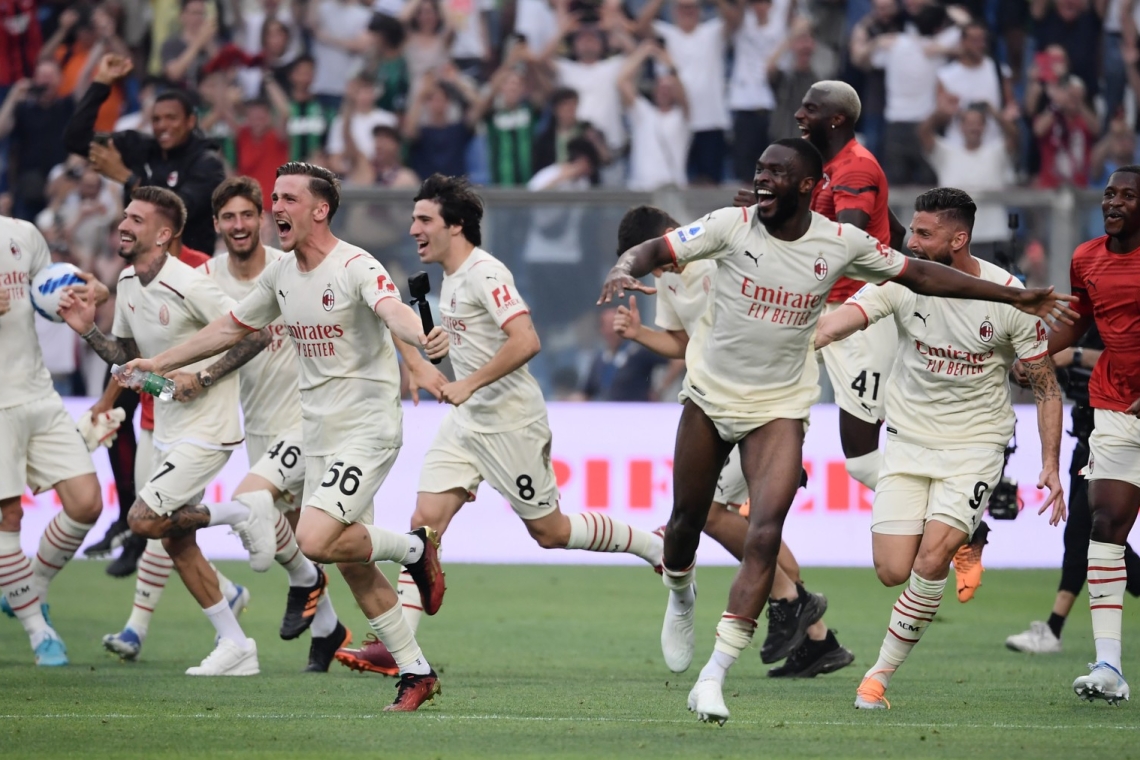 Sport / football : Le Milan AC sacré champion d'Italie  11 ans après