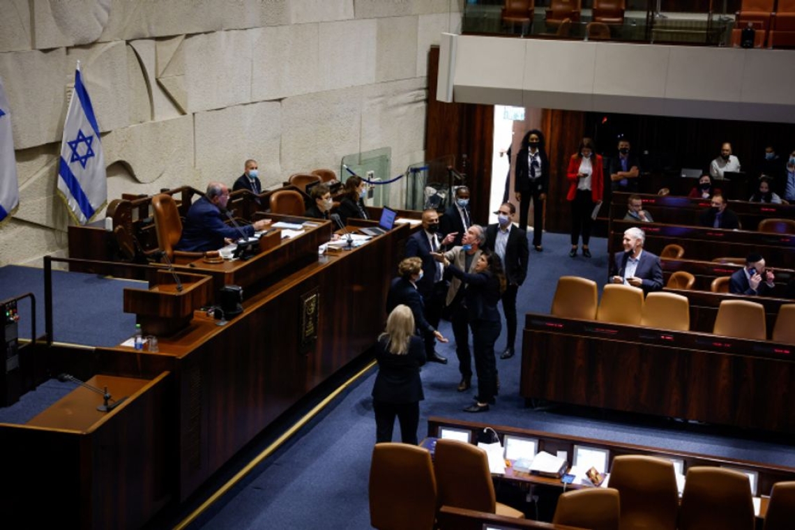 Israël : la définition de l’antisémitisme de l’IHRA adoptée par le parlement