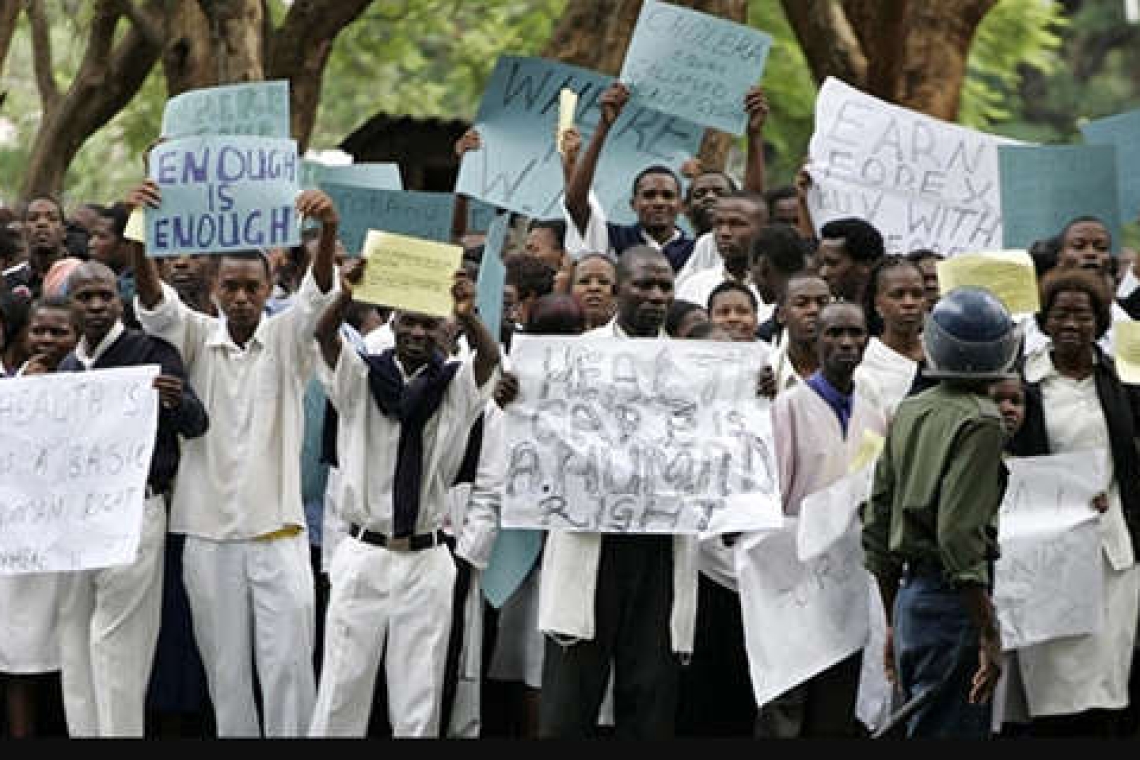 Zimbabwe : Des infirmières en grève pour obtenir de meilleurs salaires 