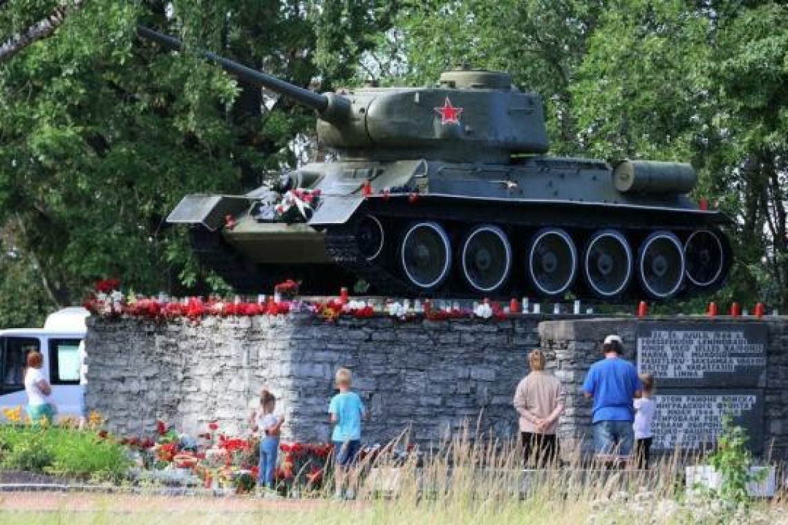 L'Estonie déboulonne ses monuments soviétiques sur fond de guerre en Ukraine