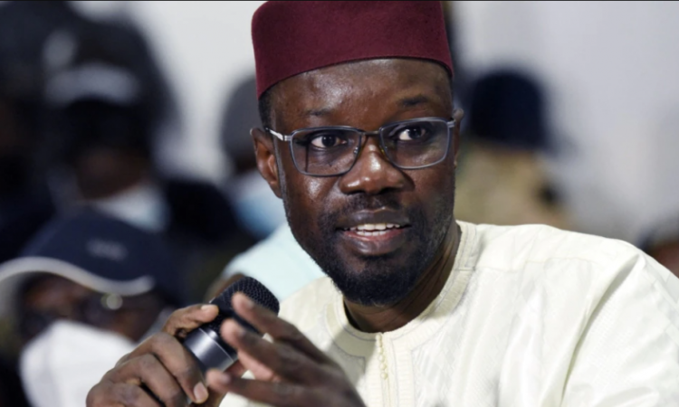 Sénégal : Ousmane Sonko officialise sa candidature à la présidentielle