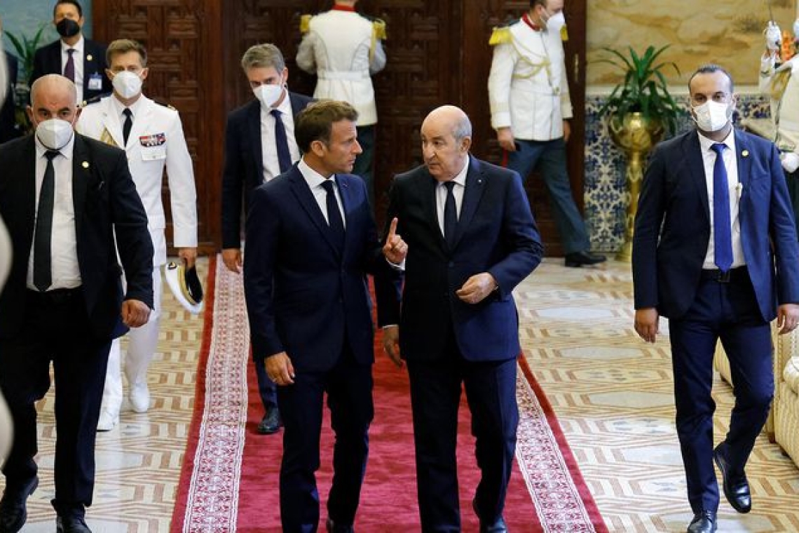 Paris et Alger signent un "nouveau partenariat privilégié"