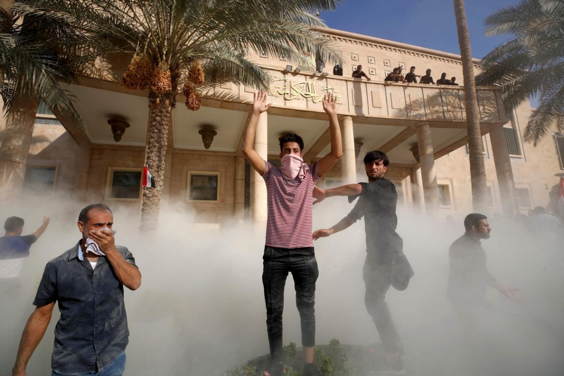 Irak : Les participants de Moqtada Al-Sadr quittent la "zone verte" à Bagdad après l'appel de leur chef