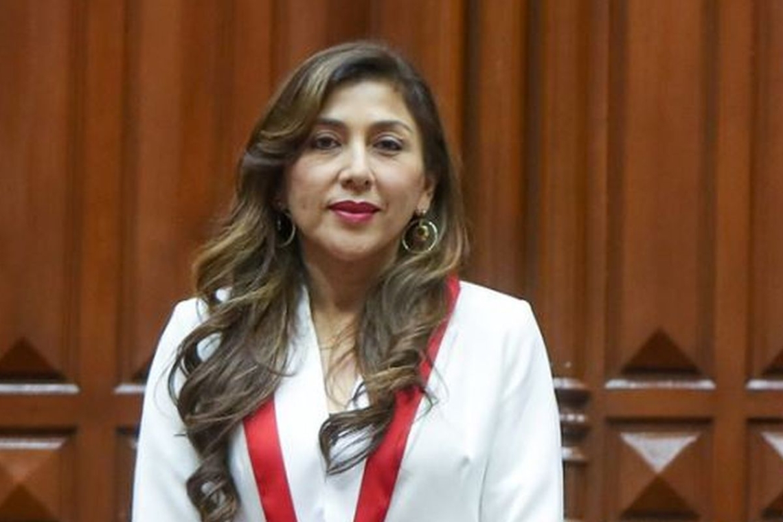 Pérou : La présidente du Congrès destituée après un scandale