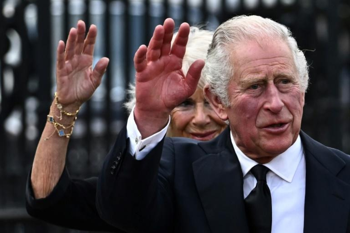 Mort d'Elizabeth II : Le roi Charles III arrive au Palais de Buckingham