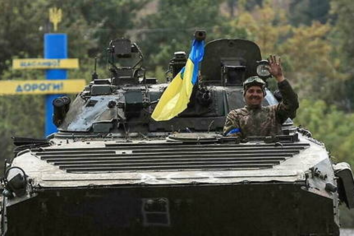 L’Ukraine poursuit sa contre-offensive et reprend la ville stratégique d’Izioum