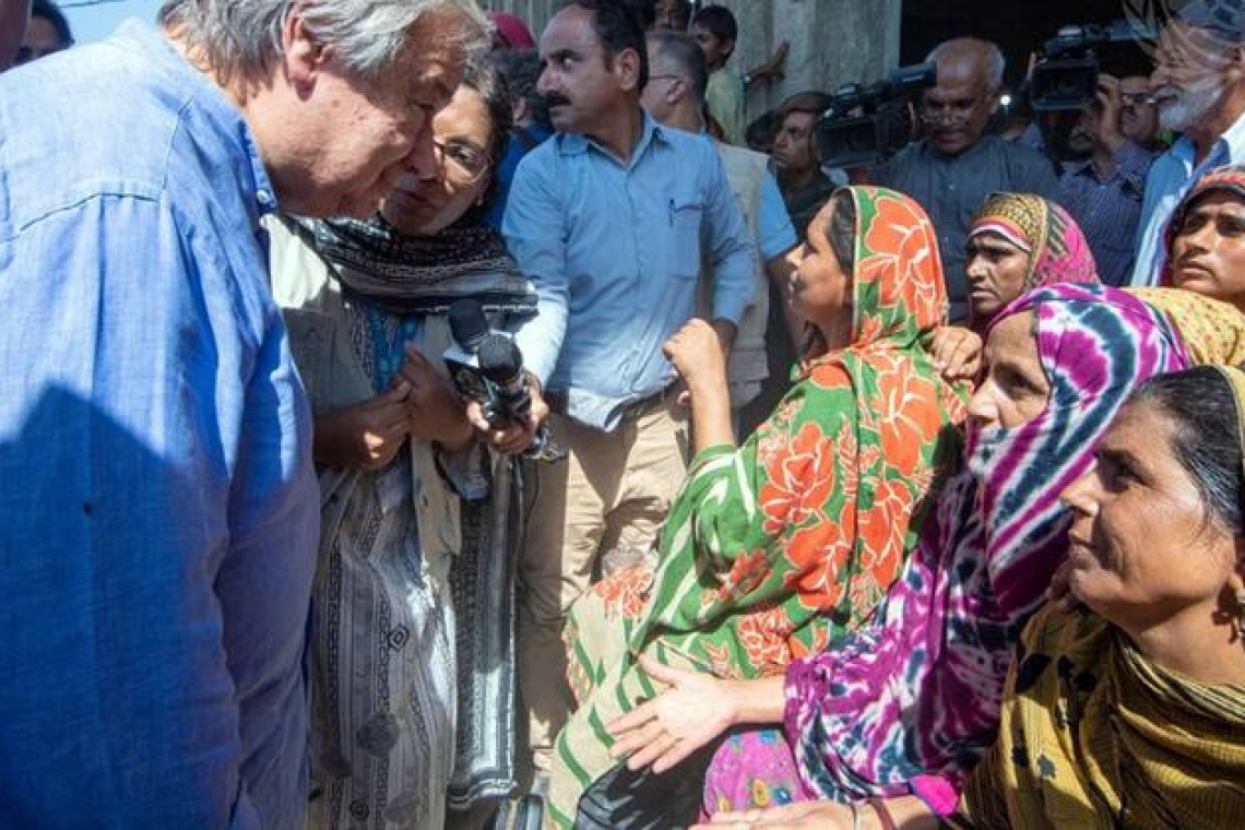 Inondations au Pakistan : Le chef de l'ONU dénonce le "carnage climatique"