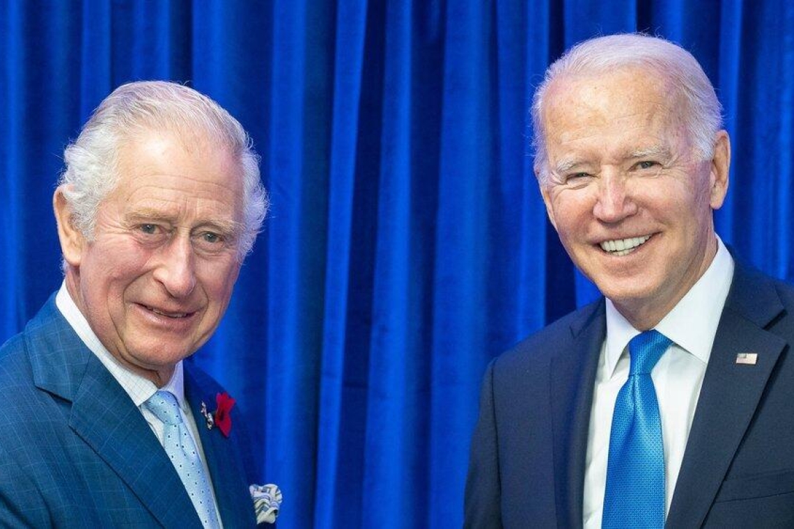 Le président américain Joe Biden s'est entretenu avec Charles III et entend "poursuivre une relation étroite" avec le nouveau souverain
