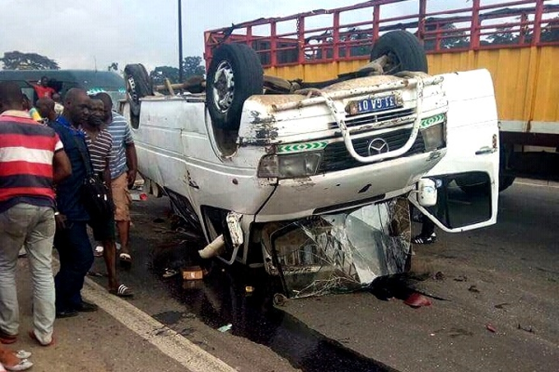 Guinée :  Au moins quinze personnes ont perdu la vie dans un accident de minibus