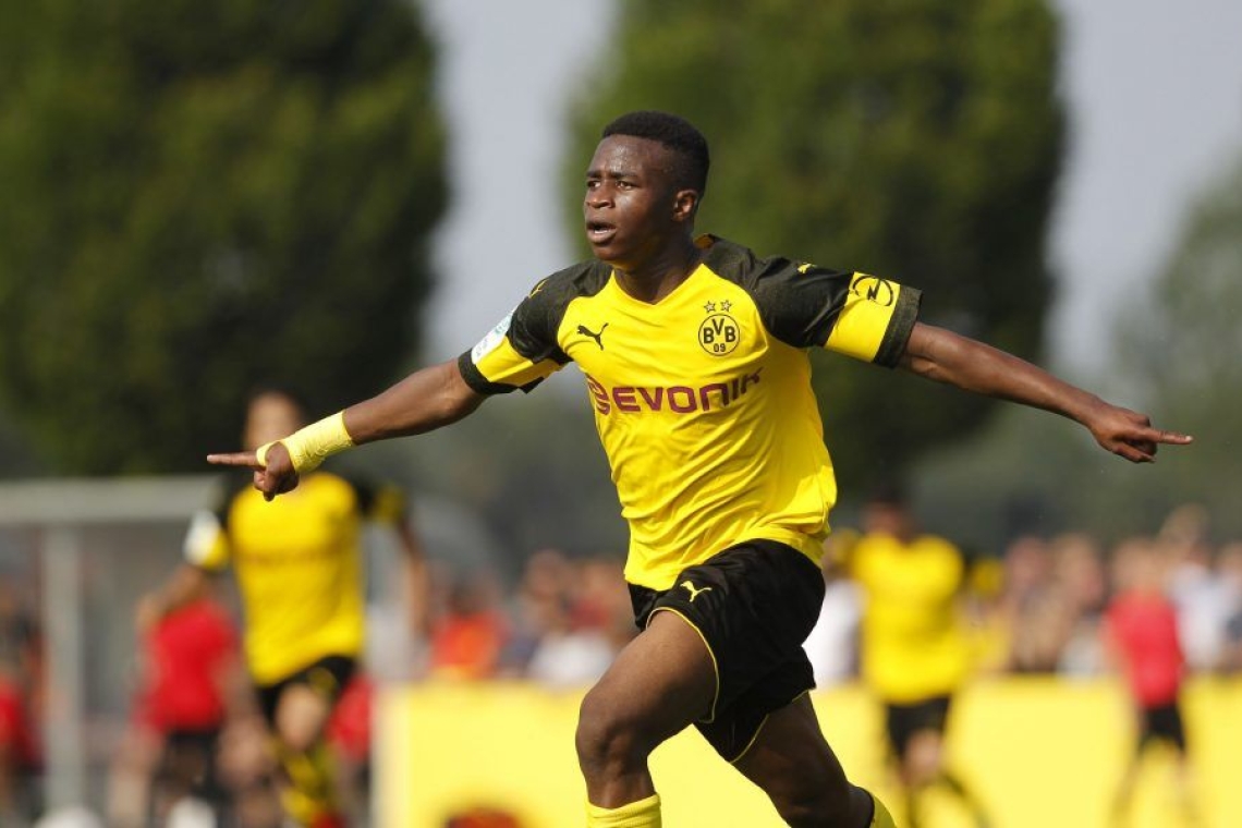 Bundesliga : Borussia Dortmund vainqueur du derby de Rou grâce à Youssouf Moukoko