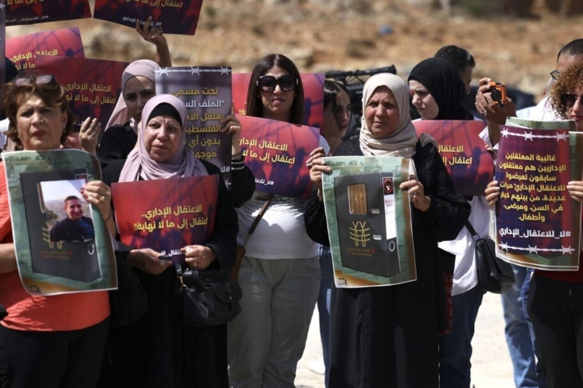 Israël : 30 détenus administratifs palestiniens en grève de la faim