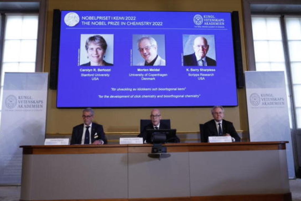 Le prix Nobel de chimie 2022 couronne deux Américains et un Danois