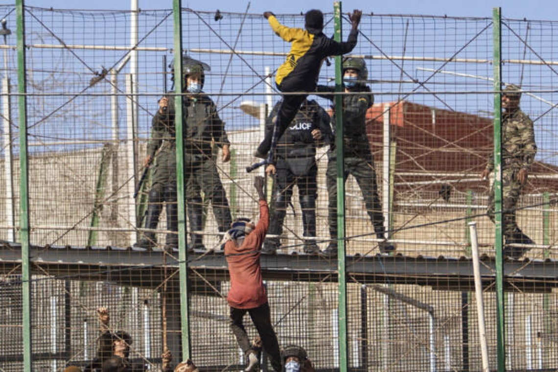 L'Espagne n'a pas respecté les "garanties légales" des migrants, selon le défenseur du peuple