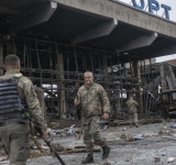 Ukraine : Quinze civils tués dans une frappe russe à Kherson (responsable local)