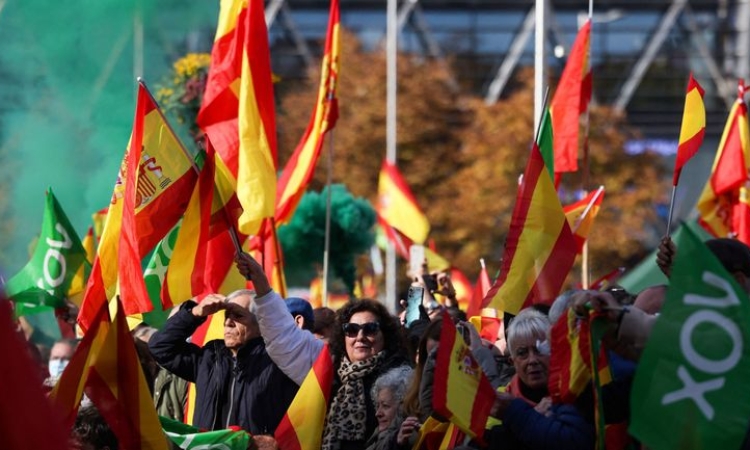 Espagne: Les sympathisants de Vox manifestent à Madrid