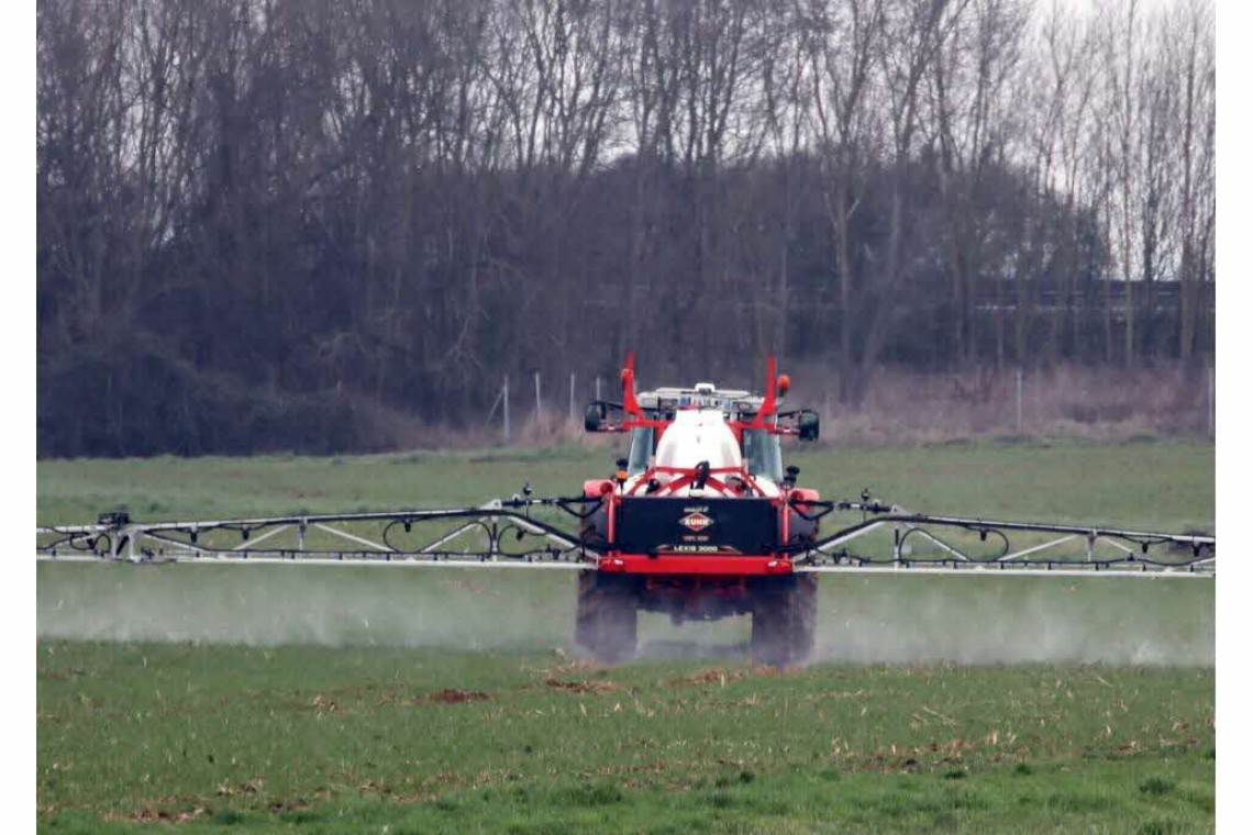 La France continue d'exporter des pesticides "interdits" selon deux ONG