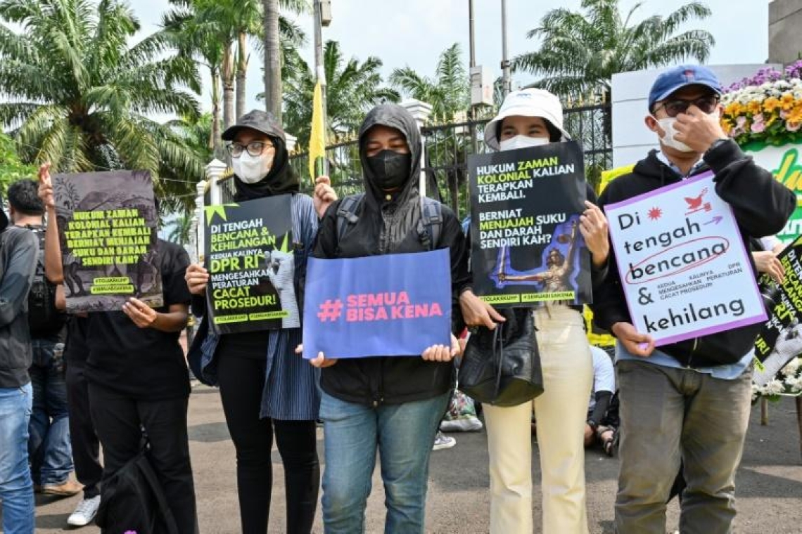 Indonésie : Le parlement approuve un texte punissant les relations sexuelles hors mariage