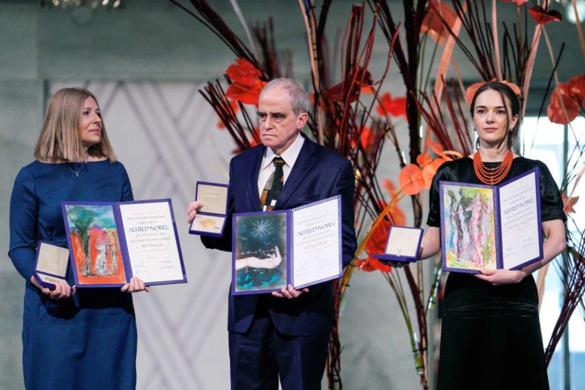 À Oslo, les lauréats du prix Nobel de la Paix affichent leur détermination face à Poutine