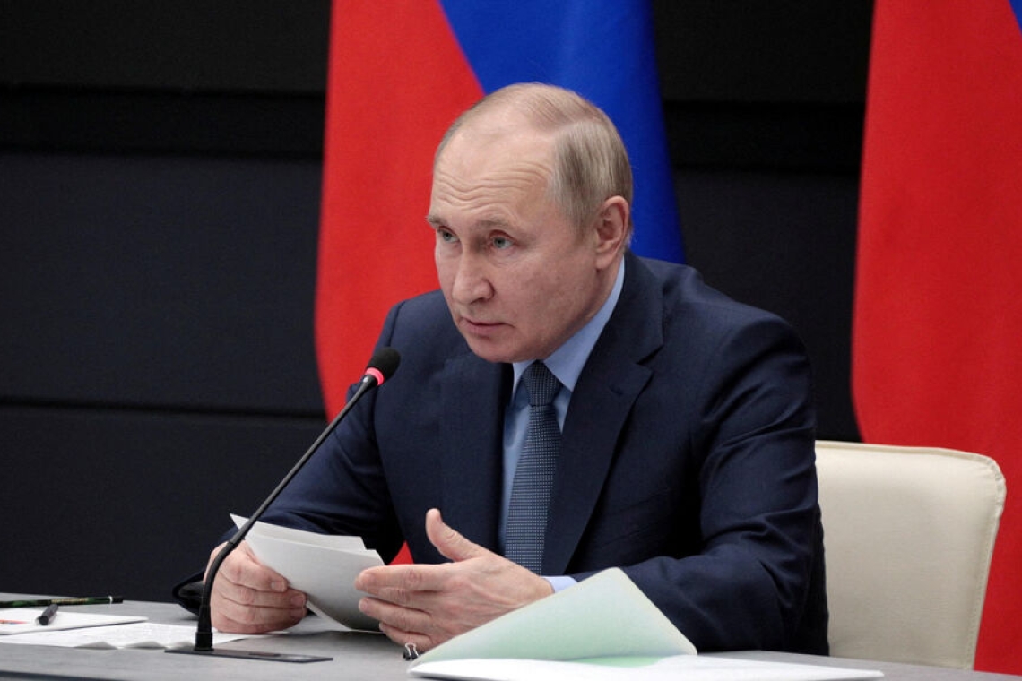 Ukraine: Vladimir Poutine fustige l’Occident qui cherche à «diviser» la Russie