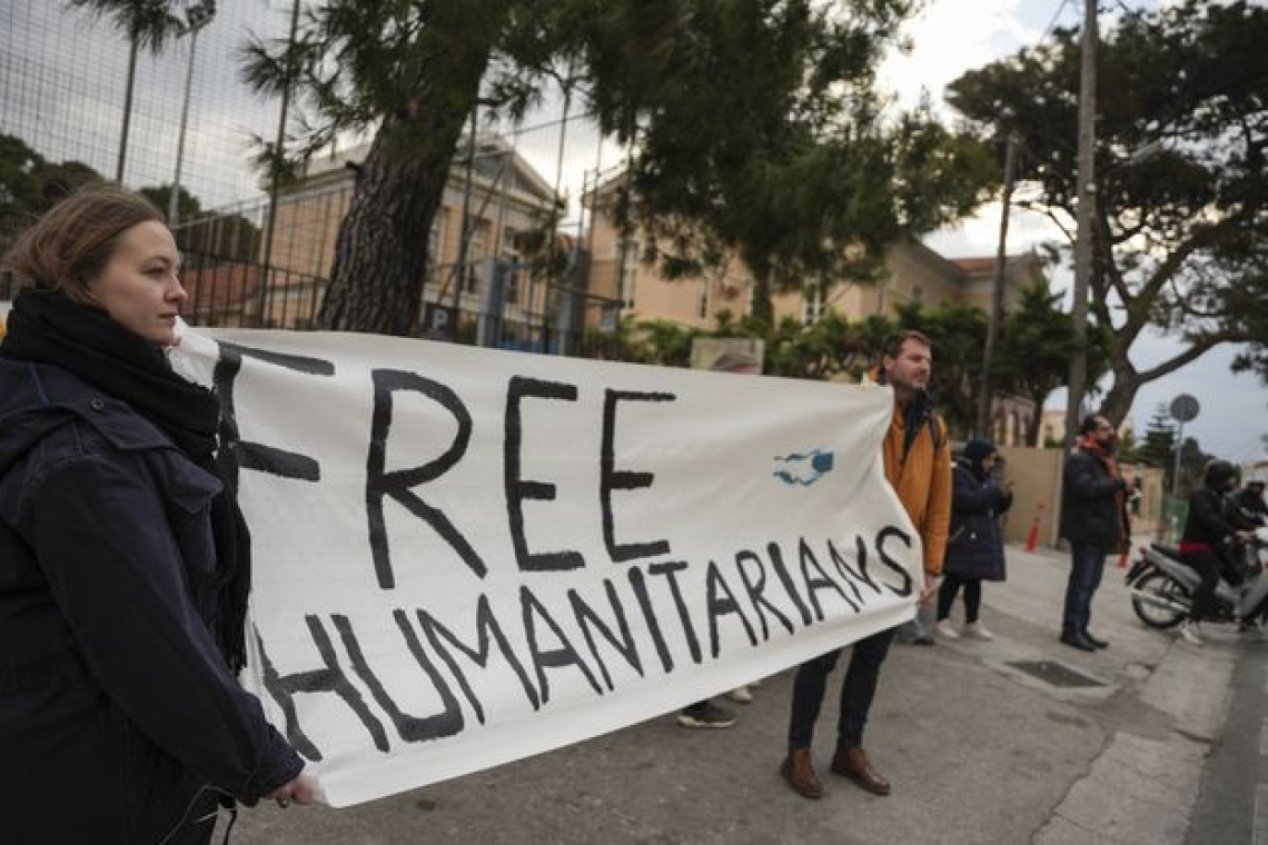 Grèce: A Lesbos, la justice annule une procédure contre 24 humanitaires 