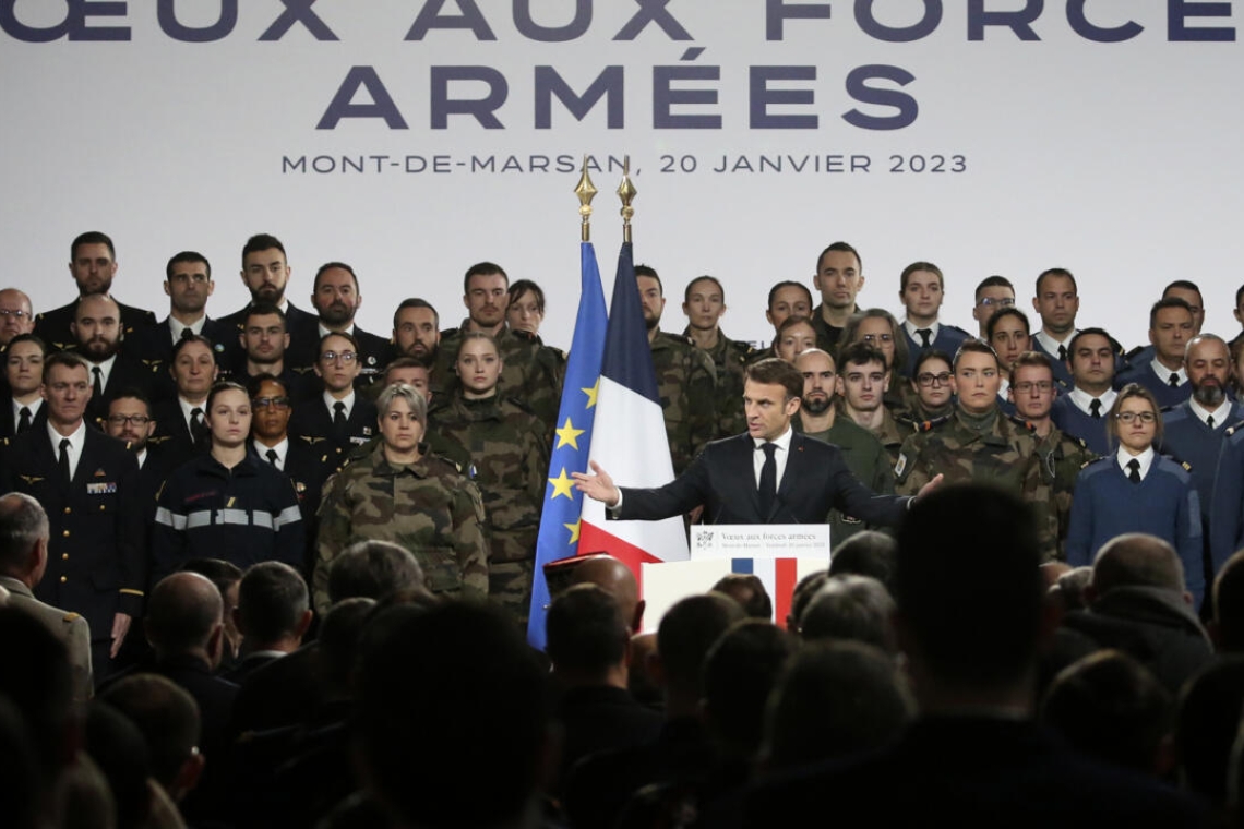 France: des vœux aux armées aux accents historiques pour Emmanuel Macron