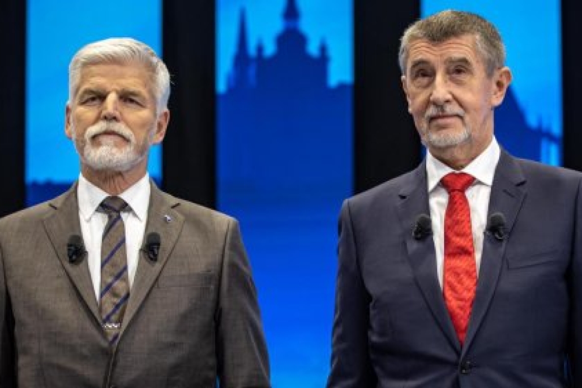 Présidentielle tchèque : un duel entre deux candidats que tout oppose, ou presque