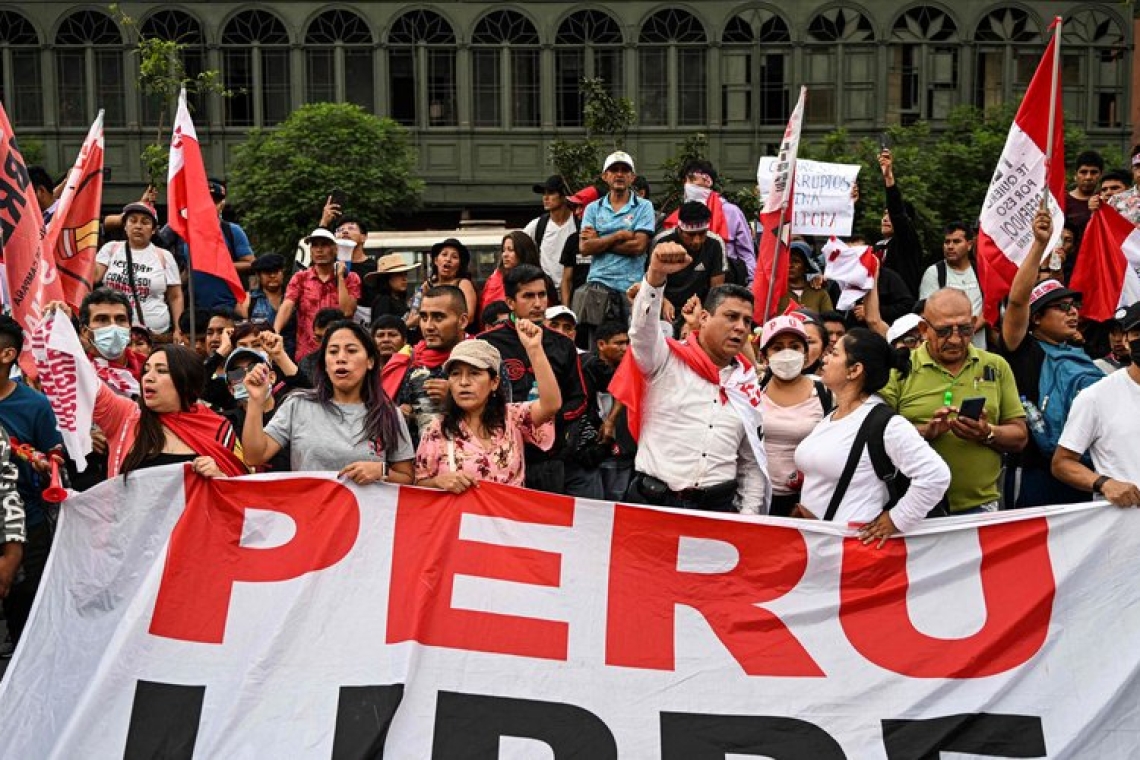  Pérou : Un mort dans de nouvelles manifestations à Lima 