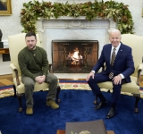Biden dit qu'il va discuter avec Zelensky de ses demandes d'aide militaire supplémentaire