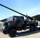 La France va fournir 12 canons Caesar supplémentaires à l'Ukraine