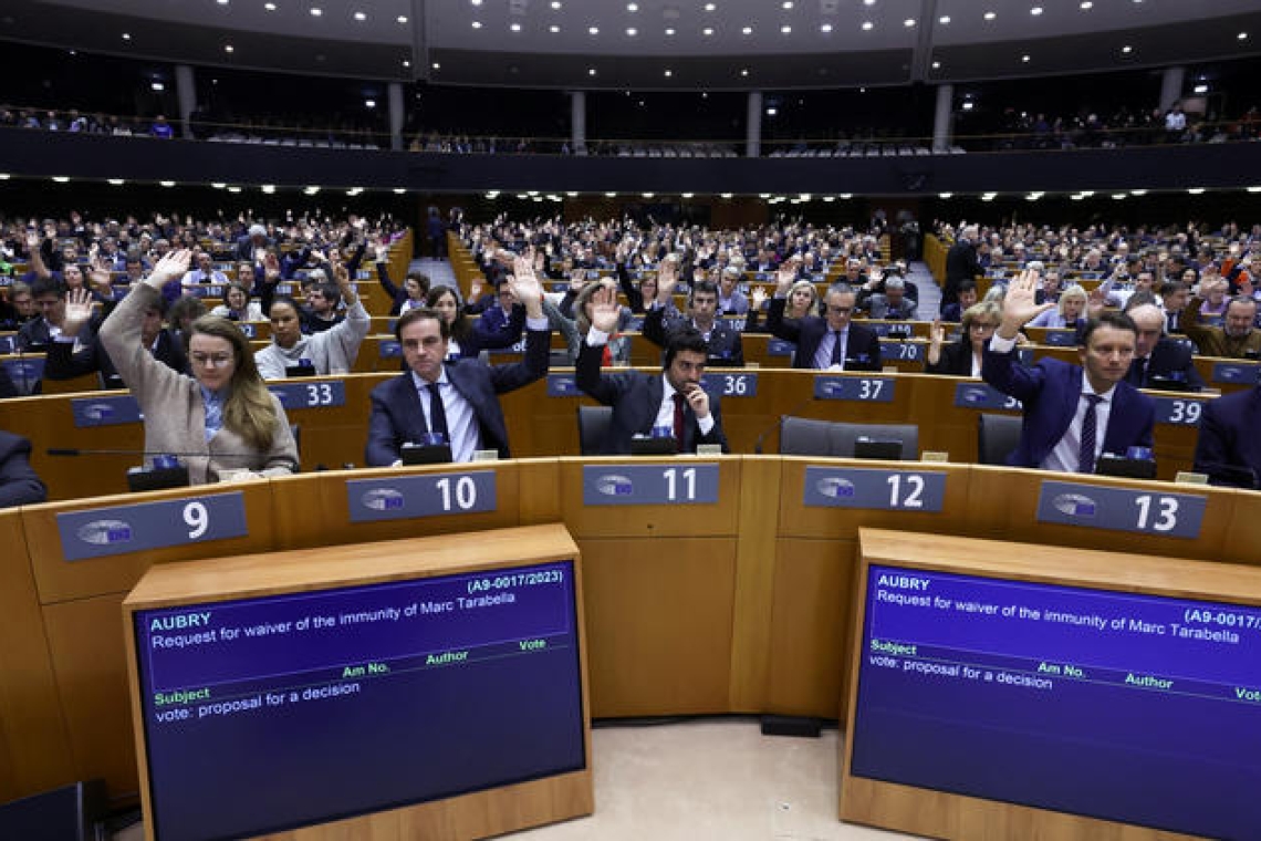 Le Parlement européen lève l'immunité de deux eurodéputés visés par la justice belge