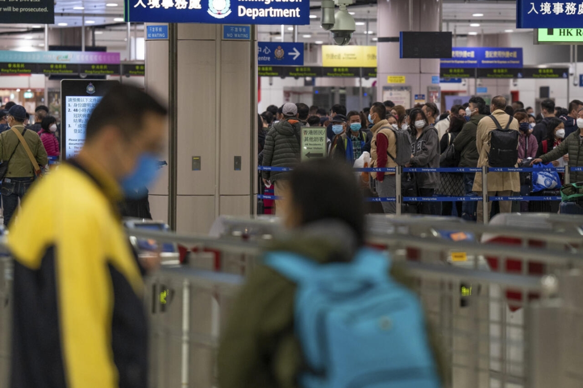 Hong Kong rouvre complètement ses frontières avec la Chine et se démène pour attirer les touristes