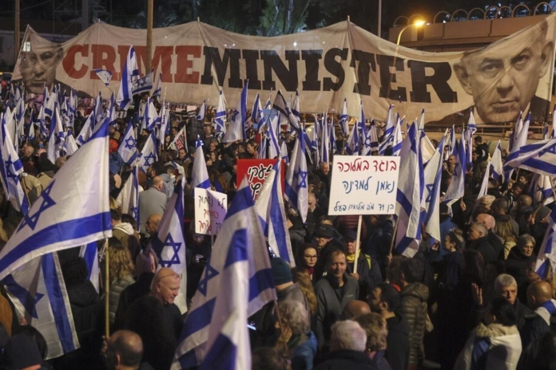 Israël : Des milliers de personnes manifestent à nouveau contre la réforme de la justice