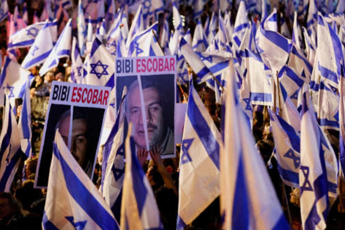 Israël: des dizaines de milliers de personnes manifestent à nouveau contre la réforme de la Justice