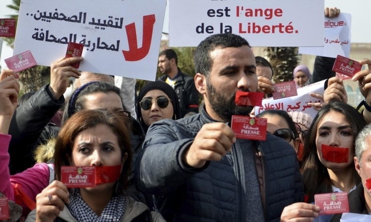 Liberté de la presse: À Tunis, les journalistes dénoncent un climat irrespirable