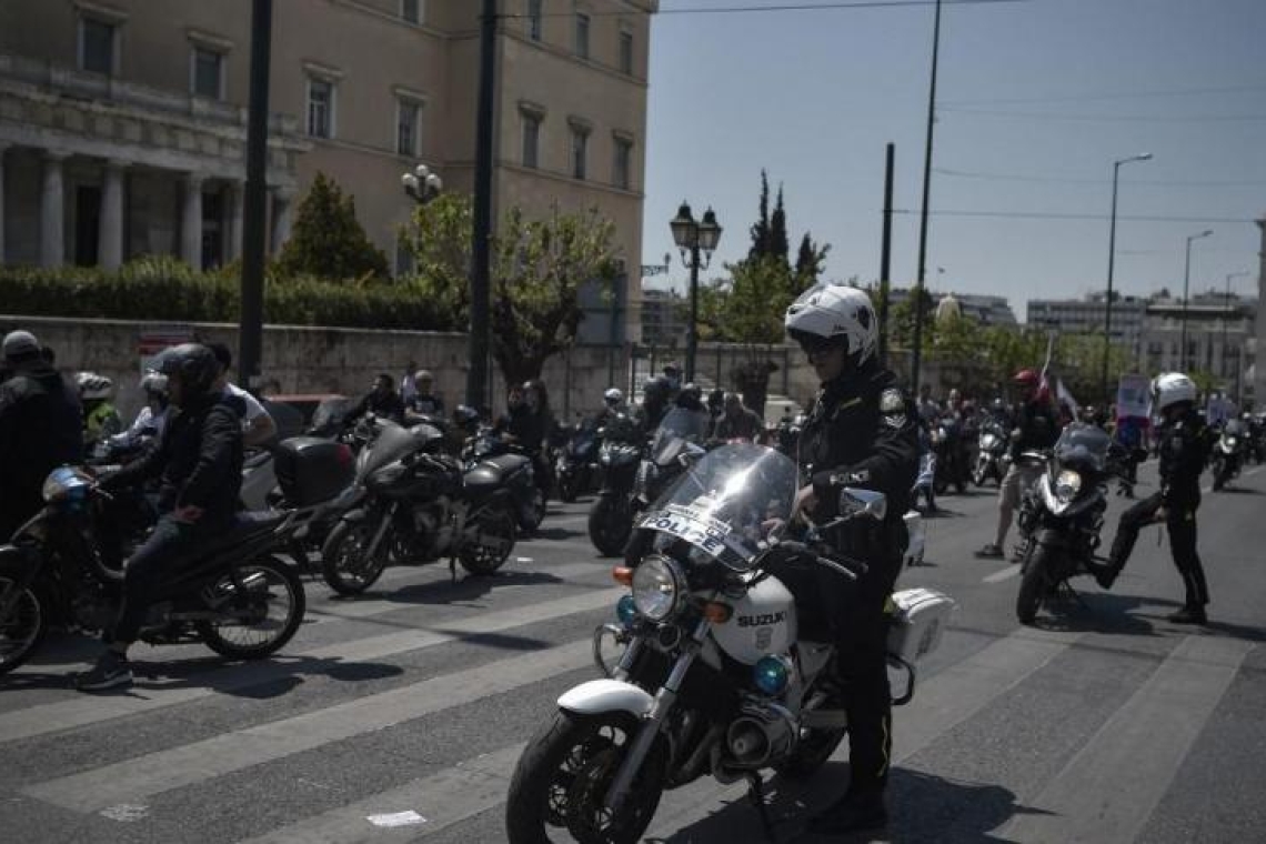Violents heurts entre policiers et manifestants à Athènes