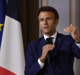 Réforme des retraites : Macron accuse La France insoumise de vouloir «délégitimer» les institutions
