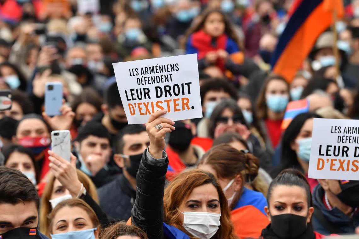 Haut-Karabakh: Des milliers de manifestants apportent leur soutien aux arméniens en France et en Belgique