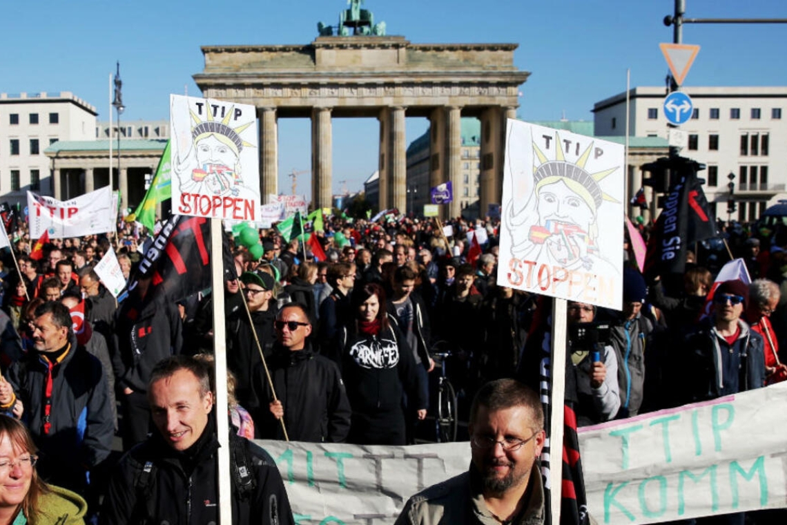 Allemagne : postiers se manifestent à Berlin contre la nouvelle loi postale