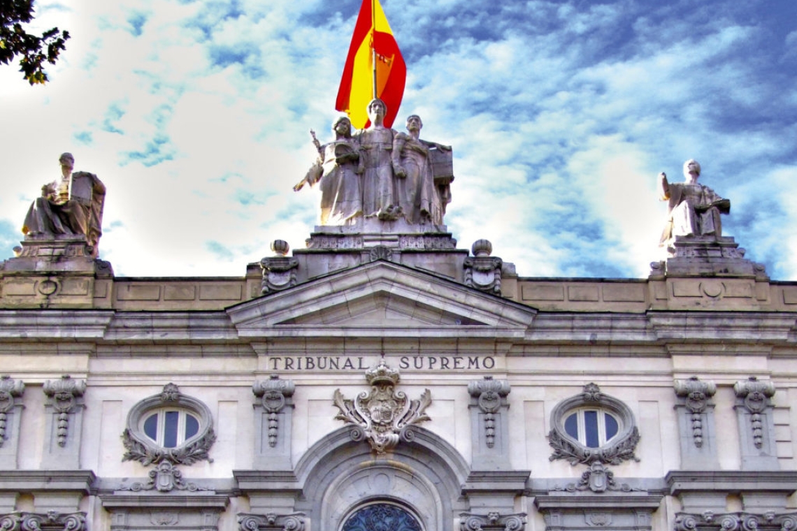 Abascal, du parti Vox, exhorte la Cour suprême espagnole à bloquer le vote sur la formation du gouvernement 