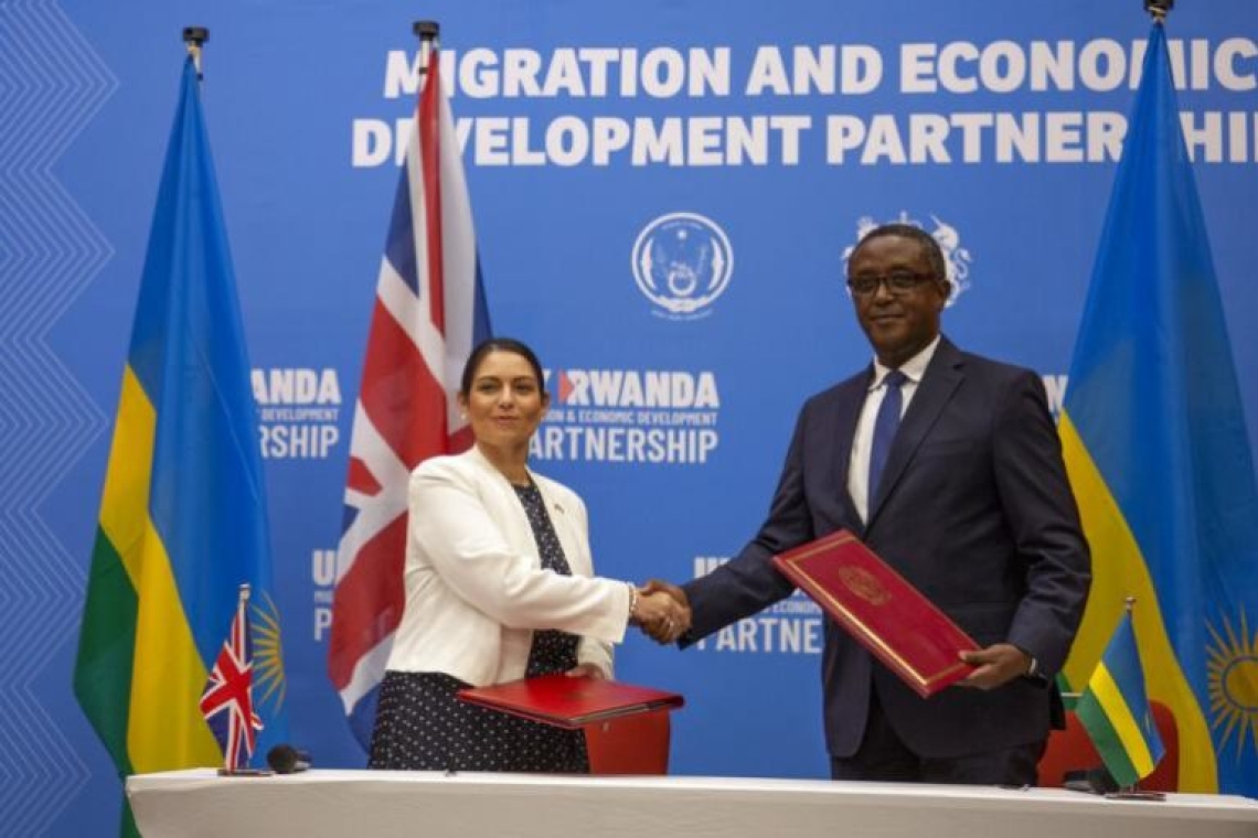 Le Royaume Uni et le Rwanda signent un nouvel accord sur les migrants