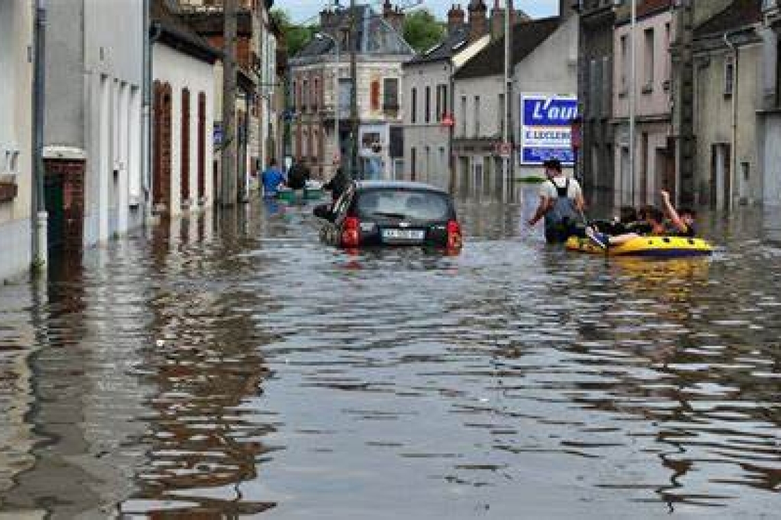 Brésil  Porto Allegre, au Sud,  une inondation endeuille le pays. 